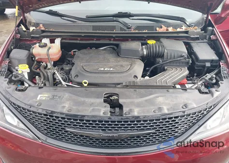 2018 Chrysler Pacifica Touring L из США, поврежденный, VIN 2C4RC1BG6JR258738